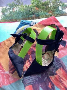 Bakers very pointy satin heel